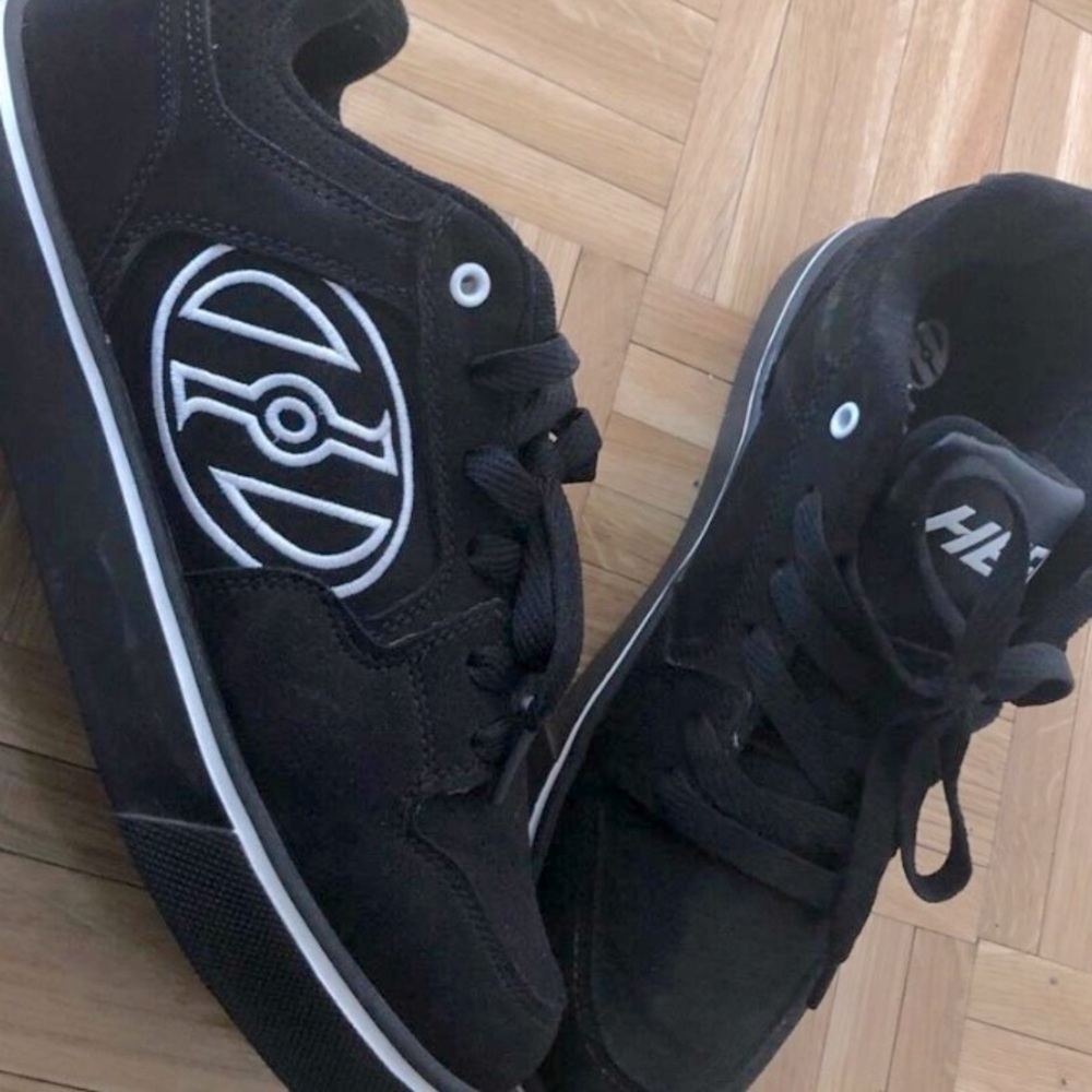 HELLEYS! never worn the best summer shoes